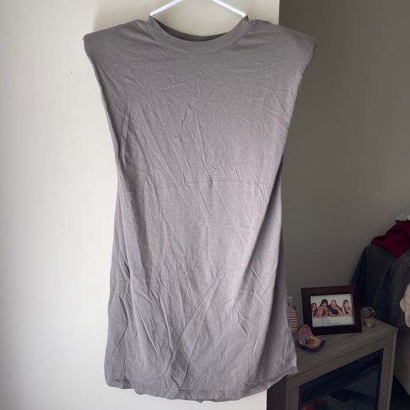 Babaton Shoulder Pad Dress Taupe XS - Picture 2 of 6